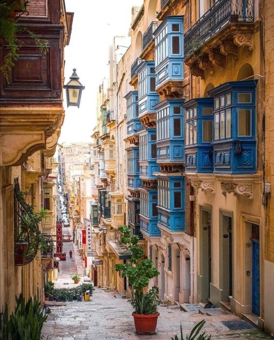 Adl Travel Guide: Malta Edition