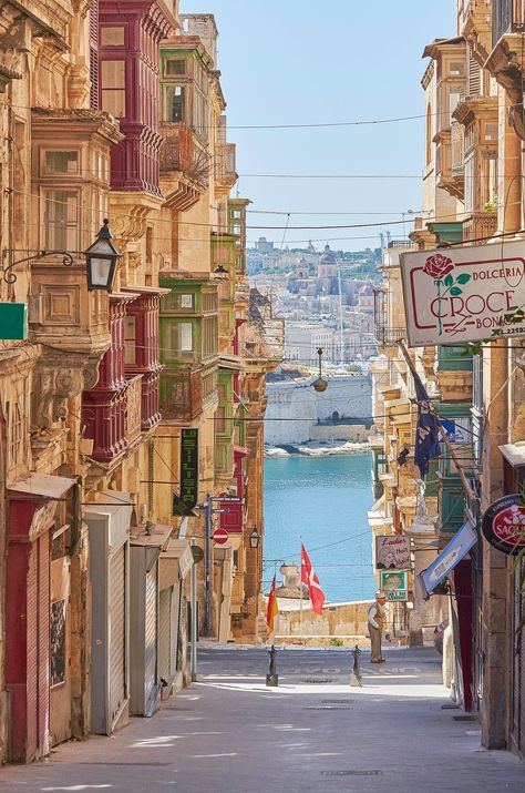 Adl Travel Guide: Malta Edition