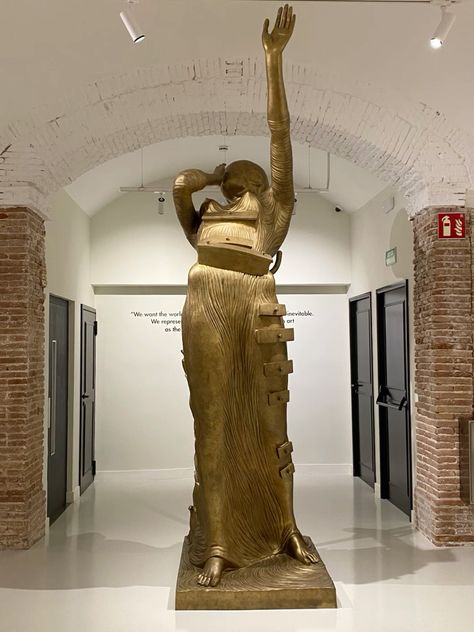 Adl Travel Guide: Barcellona Edition