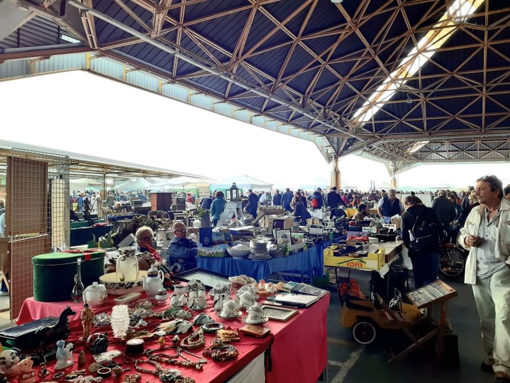 Il mercatino dell’usato e del piccolo antiquariato di Borgo D’Ale