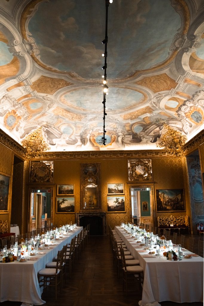 Sala del Palazzo Madama allestita per cena per l'evento "LUCE NOVA"