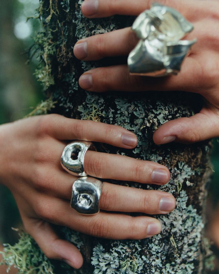 Anelli del brand SIMUERO. Gioielli in argento fatti 100% a mano in Spagna