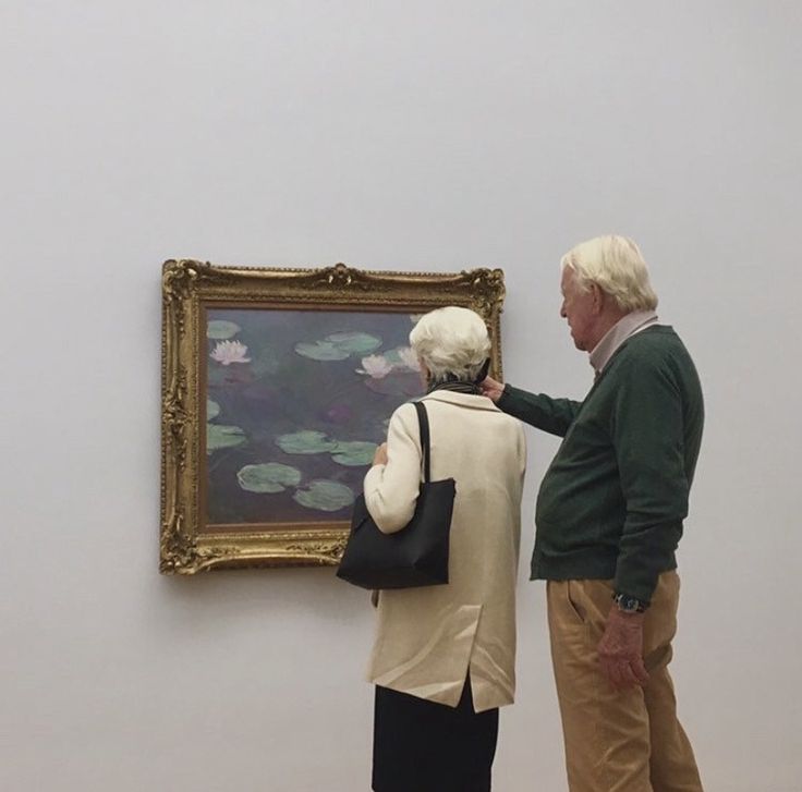 Toccare le opere d’arte: è giusto o sbagliato?