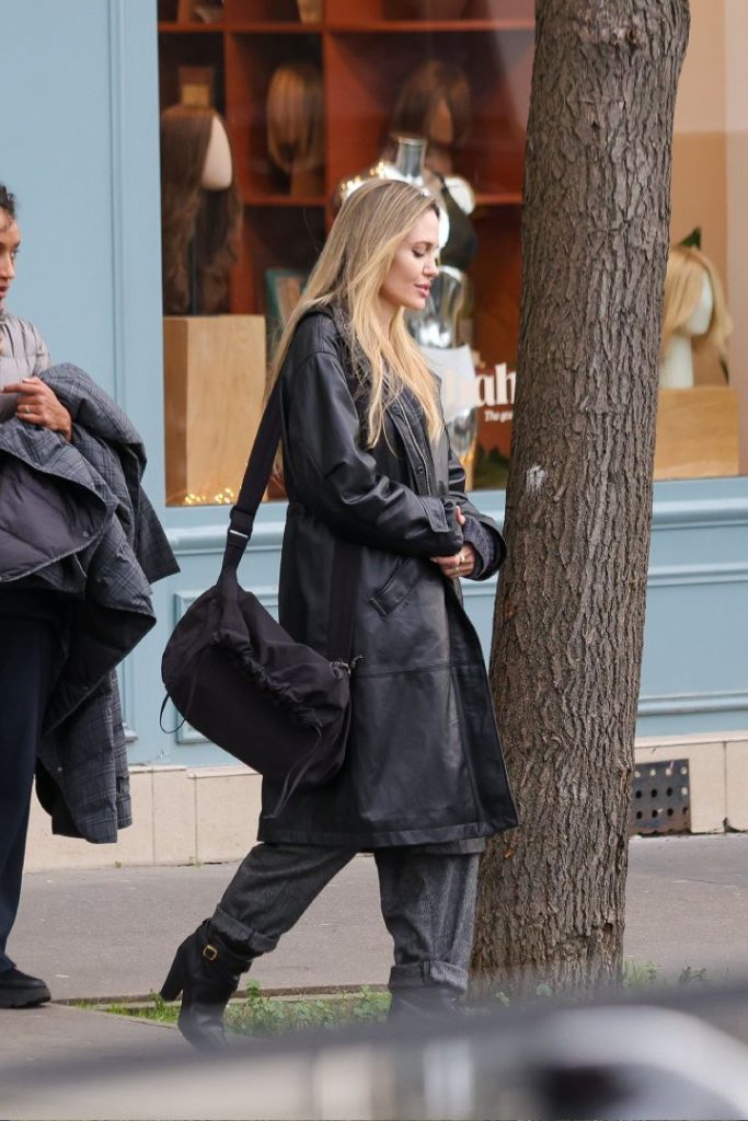 Angelina Jolie nel film Stitches di Alice Winocour