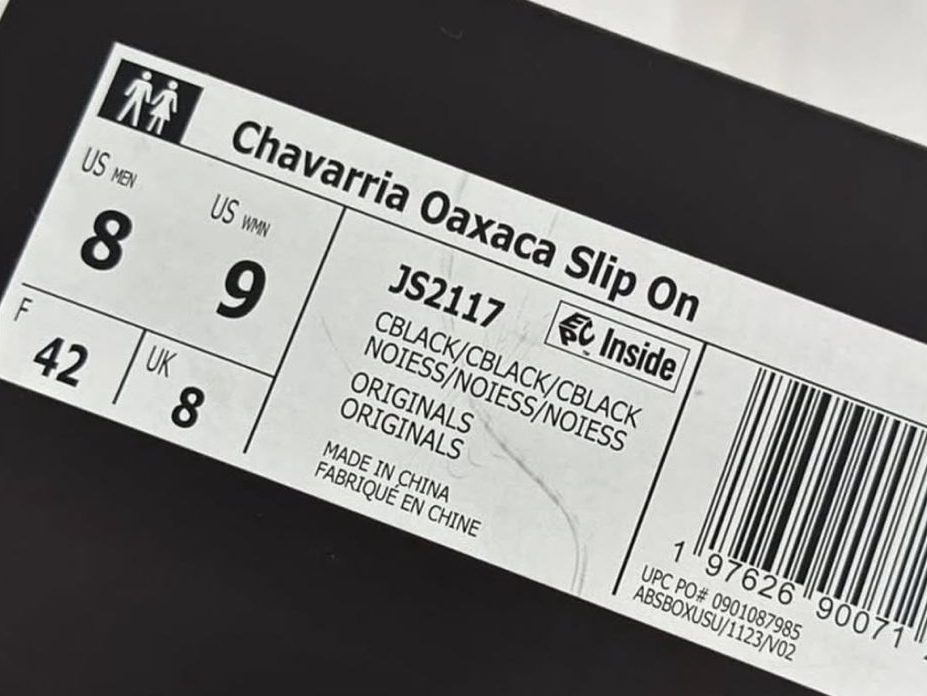 Scatola di Adidas delle Oaxaca Slip-on con Willy Chavarria accusate di appropriazione culturale