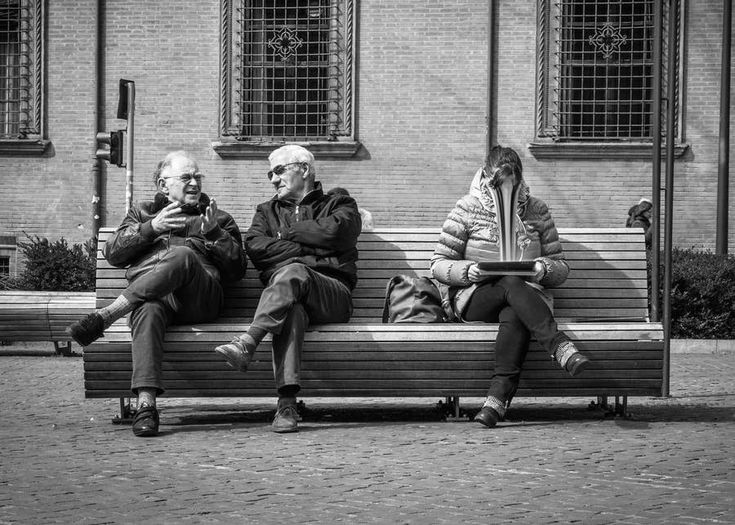 giovane con il cellulare 