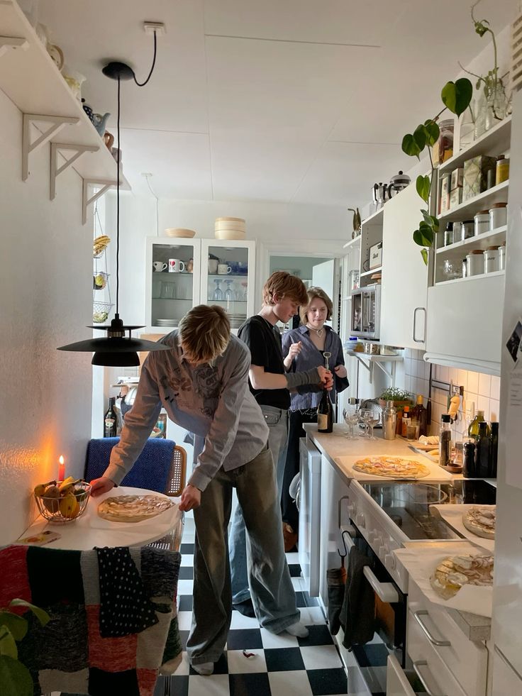 Giovani stanchi di avere coinquilini. L’indipendenza è bella, ma costosa