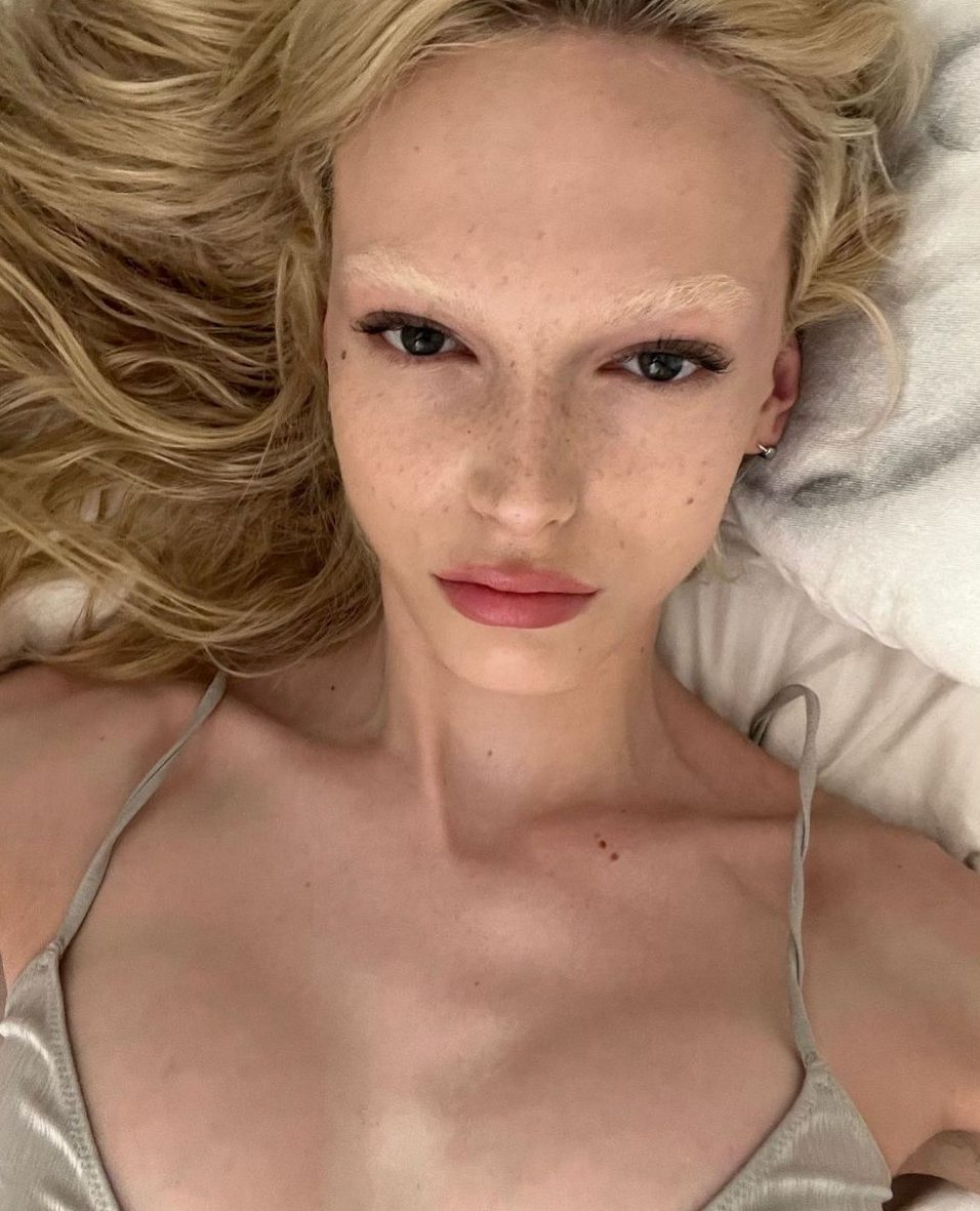 bleached brows alex consani
