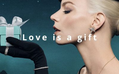 Tiffany & Co. celebra l’amore con la campagna Holiday 2025, “Love is a Gift”