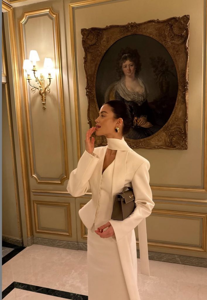campagne di moda, vecchio stile, elegante e associato all'arte