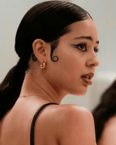 eye-liner nero Maddy gen z