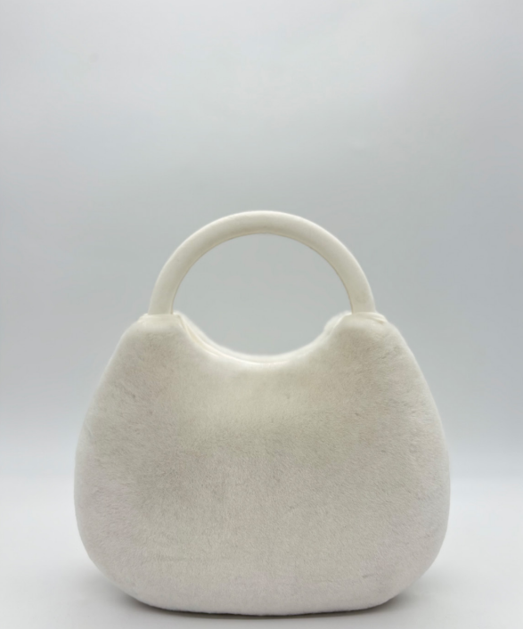 La Dolly Bag nasce da un brevetto funzionale sviluppato dopo anni di studio e sperimentazione.