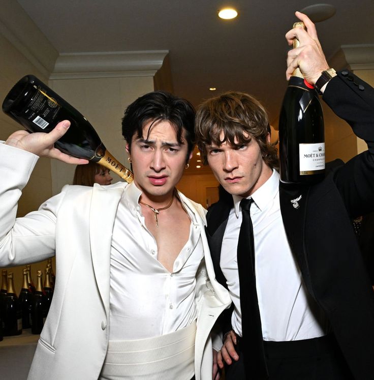 Connor Storrie e Hudson Williams dopo la serata dei Golden Globe