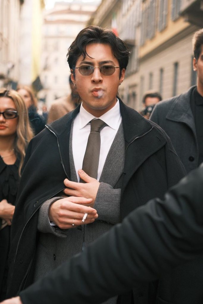 Hudson Williams a Milano per la Fashion Week Uomo