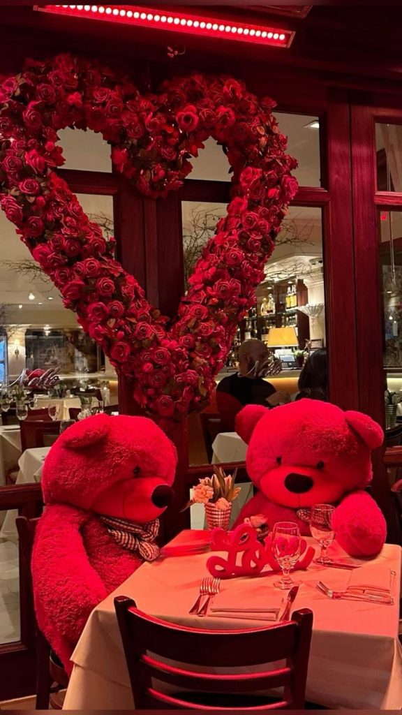 Quando anche i peluche hanno il loro tavolo