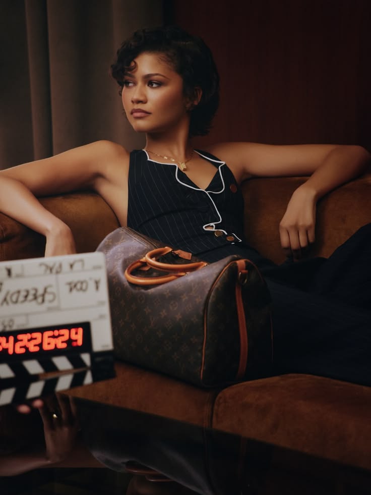 Zendaya per la campagna Louis Vuitton Speedy Bag