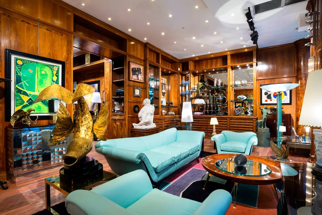 Interni della Galleria espositiva Robertaebasta