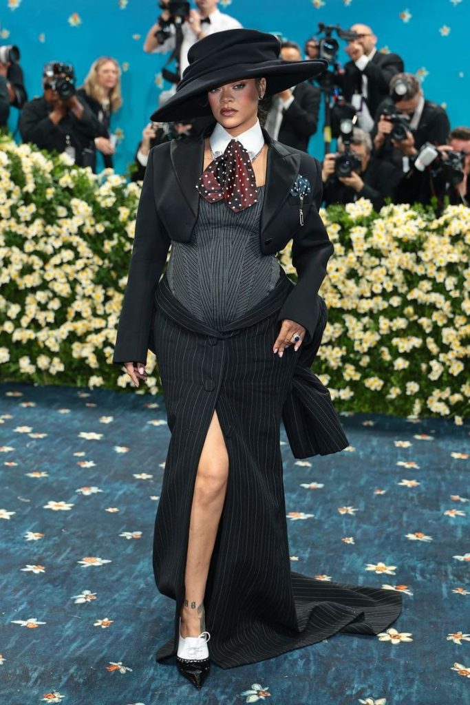 Rihanna al Met Gala 2025 in Marc Jacobs
