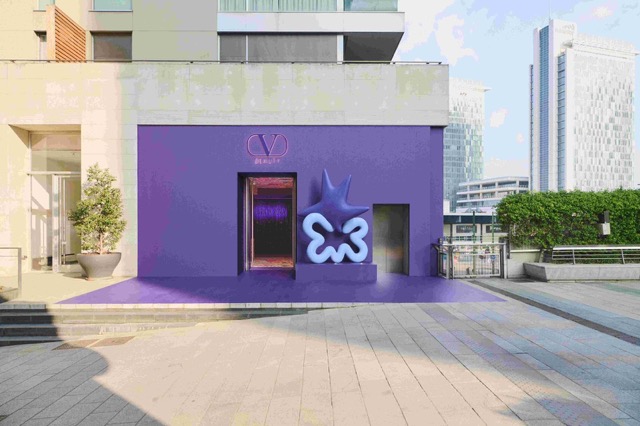 pop up Valentino esterno 