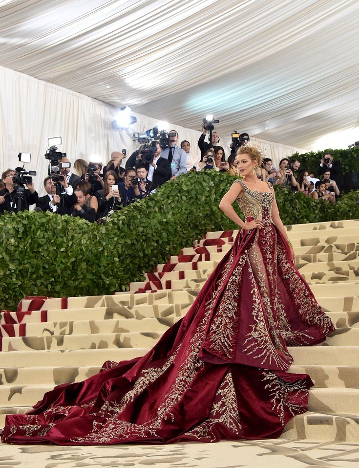 Blake Lively in abito Versace al Met Gala 2018