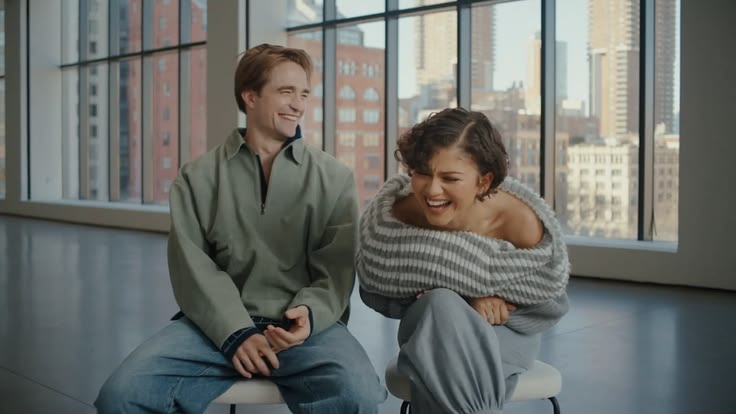 Zendaya e Robert Pattinson per The Drama shooting