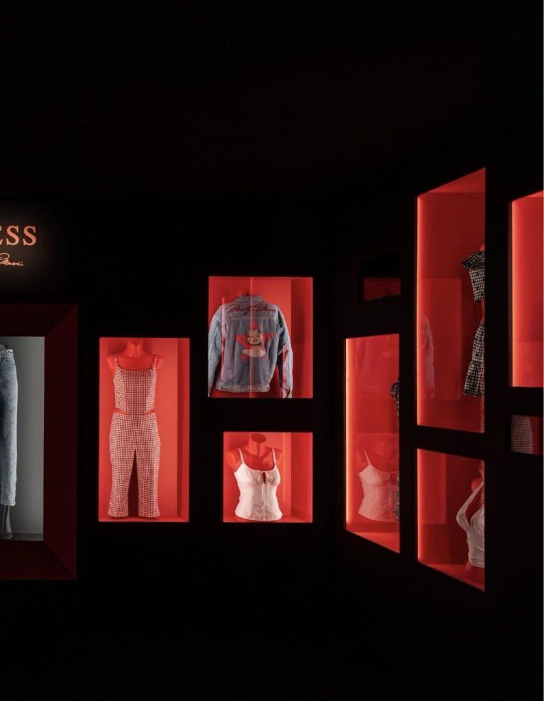 Evento GUESS dedicato a Marilyn Monroe tra moda e fotografia
