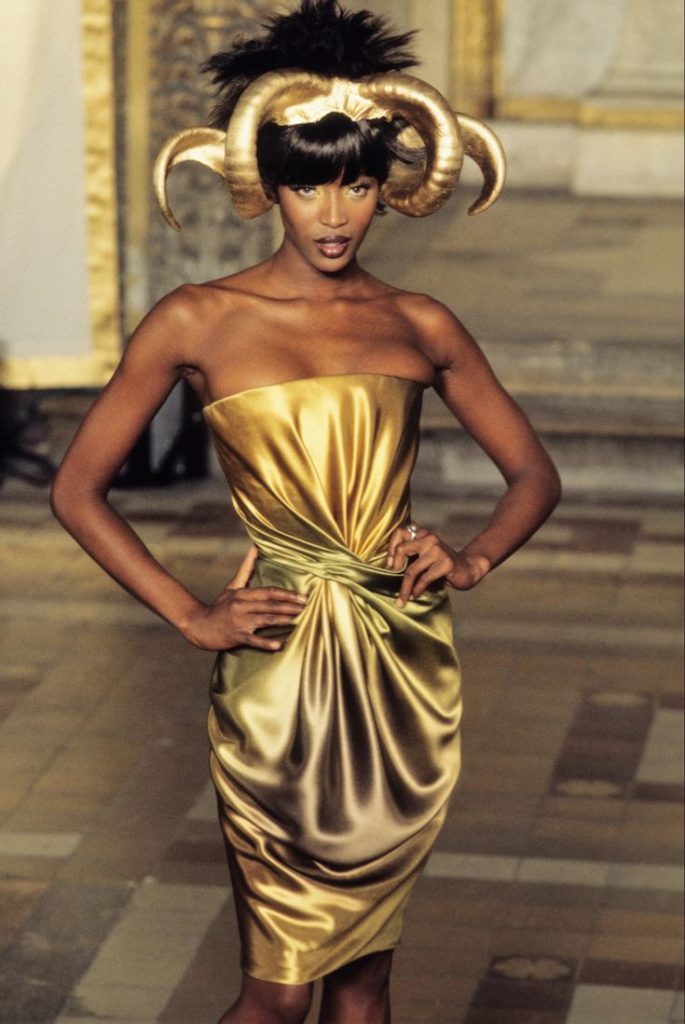 1997 Alexander McQueen debutta da Givenchy