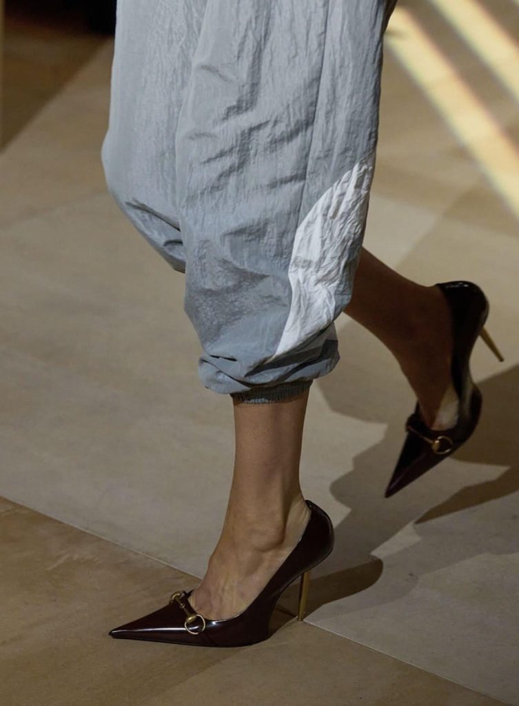 Gucci Fall Winter 2026 2027 pointed pumps runway
